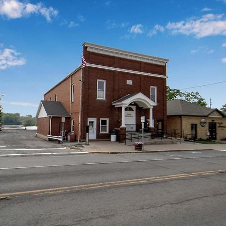 Webber Hotel Lyndonville Exteriör bild